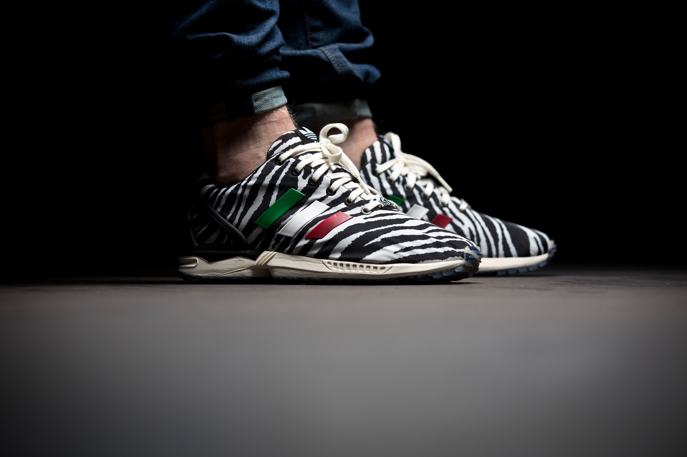 adidas zx flux zebra