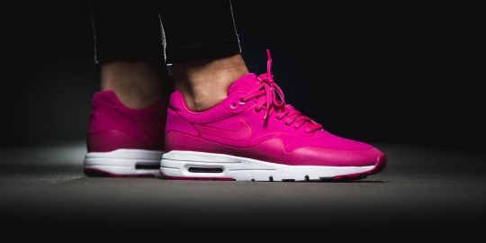 nike-704995-601-wmns-airmax1-ultra-moire-pink-Image