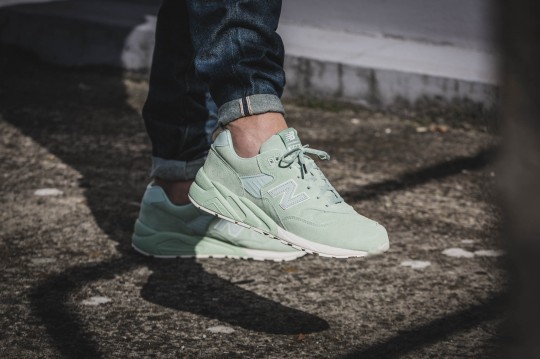 New-Balance-MRT580MC-2