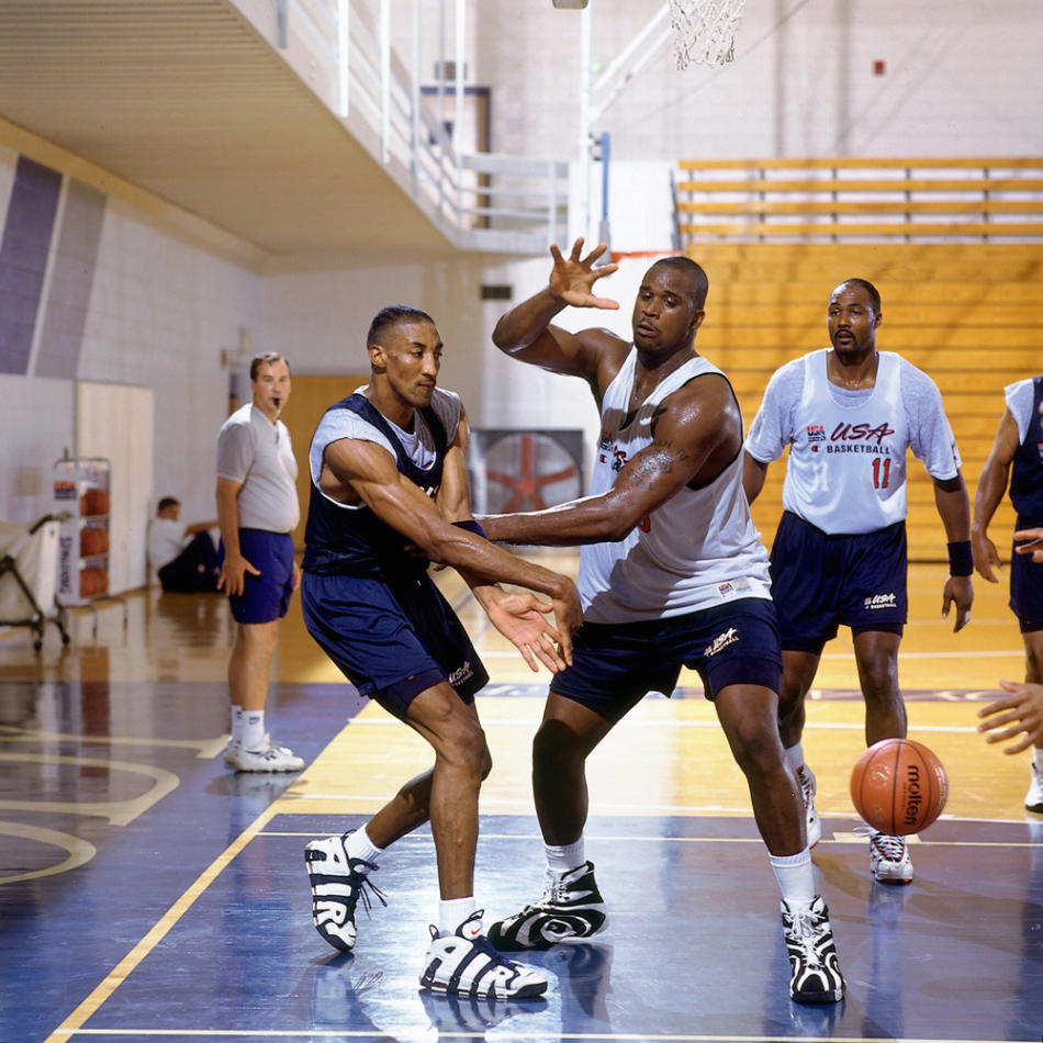 ATLANTA - 1996: Scottie Pippen makes a pass against Shaquille O'Neal of the United States basketball team at practice during the 1996 Olympics in Atlanta, Georgia. NOTE TO USER: User expressly acknowledges and agrees that, by downloading and or using this Photograph, user is consenting to the terms and conditions of the Getty Images License Agreement. Mandatory Copyright Notice: Copyright 1996 NBAE (Photo by Nathaniel S. Butler/NBAE via Getty Images)