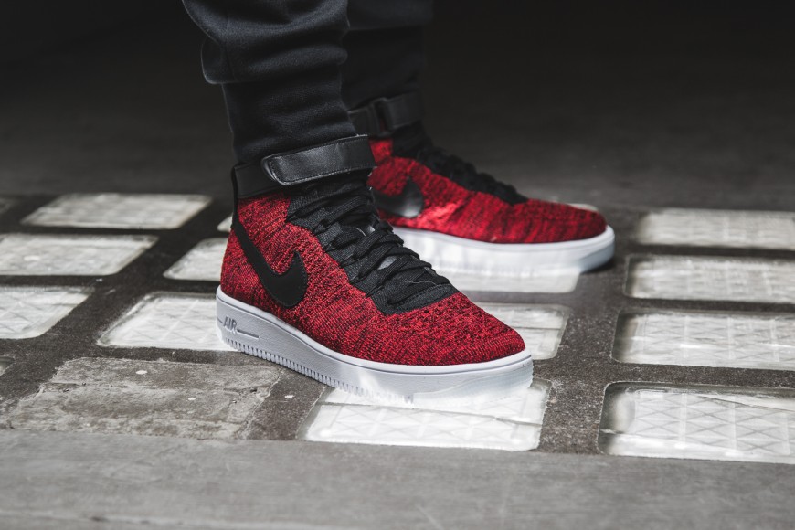 nike-air-force-flyknit-817420-600-1