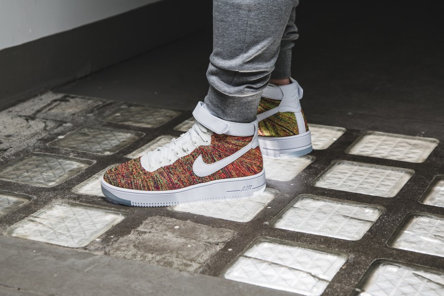 nike-air-force-flyknit-817420-700-3