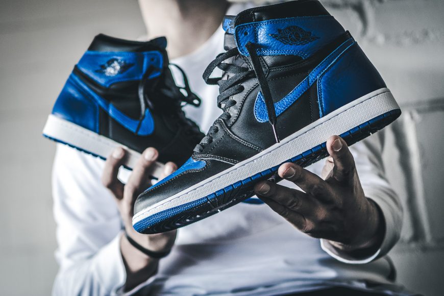 nike-555088-007-air-jordan-1-royal-8