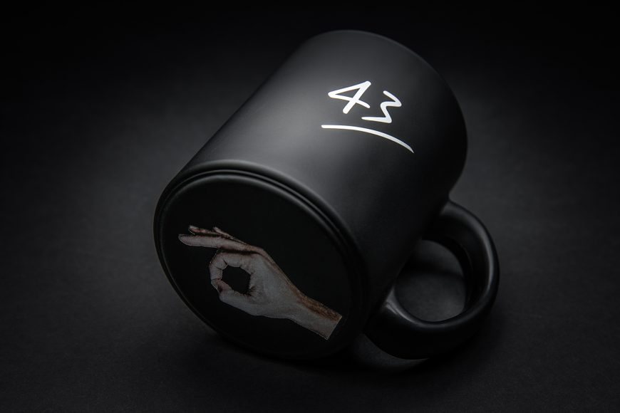 43einhalb-shit-hapens-mug-3