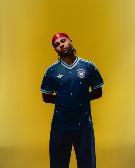 251111_ADIDAS_WC26_FED_KITS_AWAY_14_GNABRY_JERSEY_SPOTLIGHT_PORTRAIT_4310