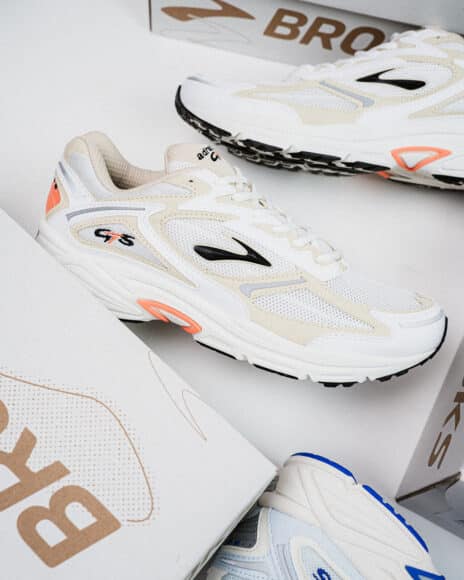 Brooks-PACKSHOT-1104851D058-1105021D075-1104851D049-1105021D798-1104851D454-1104851D109-3