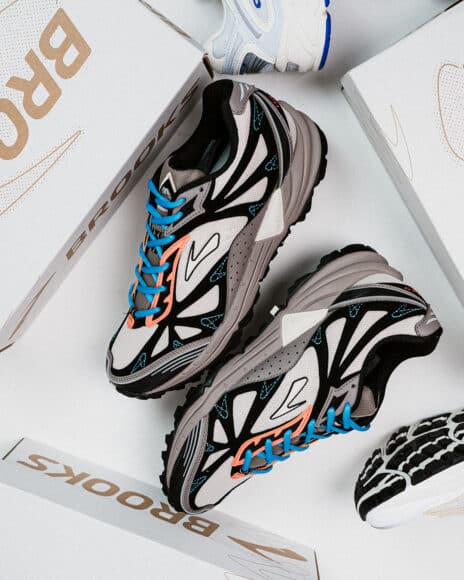 Brooks-PACKSHOT-1104851D058-1105021D075-1104851D049-1105021D798-1104851D454-1104851D109-6