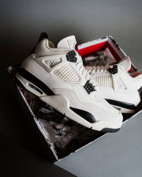 Nike-IM4002-100-Air-Jordan.4-4