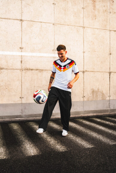 WC-26-DFB-HJSY-GROß-1