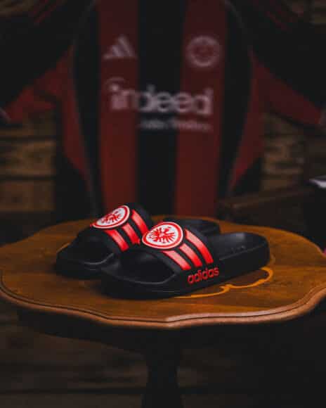 adidas-HQ2594-x-Eintracht-Frankfurt-Attilette-1
