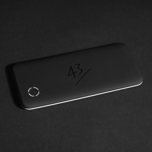 x The Grail Club “TOPSMILE Powerbank 5.000mAh - schwarz