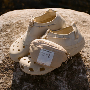 x Satisfy Classic Clog (Stucco)