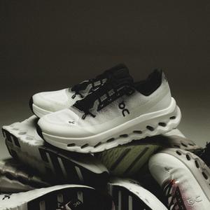 Cloudtilt (Black / Ivory)
