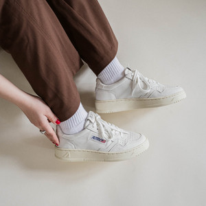 Medalist Low W (weiß / beige)