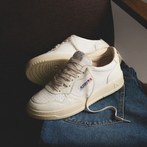 Medalist Low (goat / wash white / white)