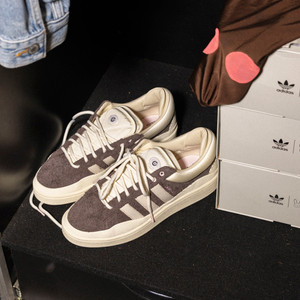 X Bad Bunny Last Campus (beige / braun)