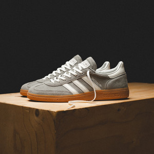 Handball Spezial W Silver Pebble (collegiate grey / white / gum)