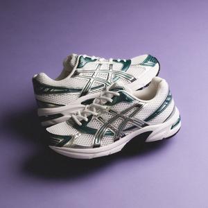 GEL-1130 (white / dark neptune)