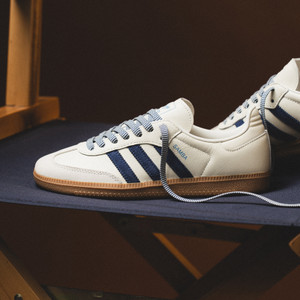 Samba OG W (off white / dark blue / clear sky)