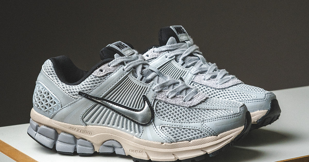 Nike Zoom Vomero 5 (pure platinum / chrome / lt orewood brn Nike Zoom Vomero 5 (pure platinum / chrome / lt orewood brn