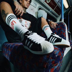 x KoRn Superstar (black / white / red)