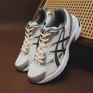 GEL-1130 (cream / reddish brown)