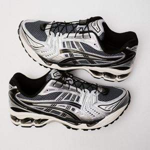 GEL-KAYANO 14 (carrier grey / black)