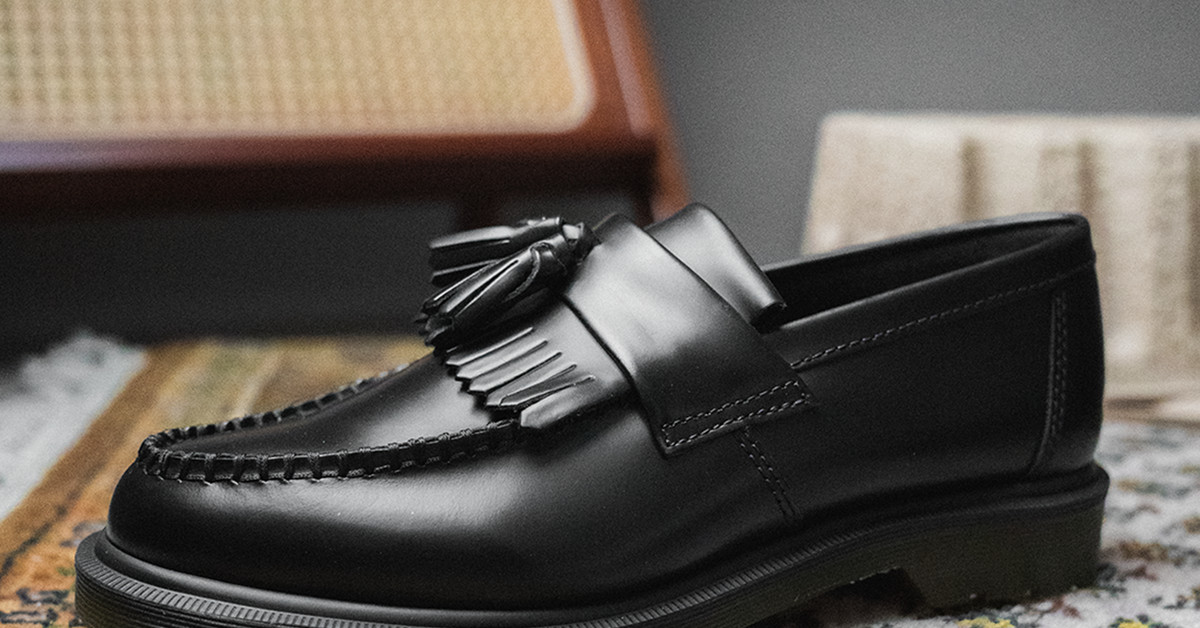 Dr. Martens Adrian (black polished smooth) | 43einhalb Sneaker Store