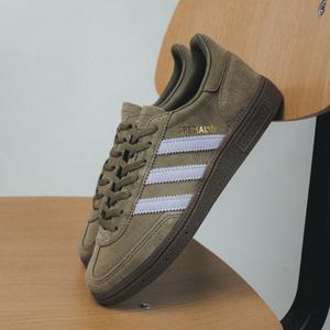 Handball Spezial W (olive / gum)