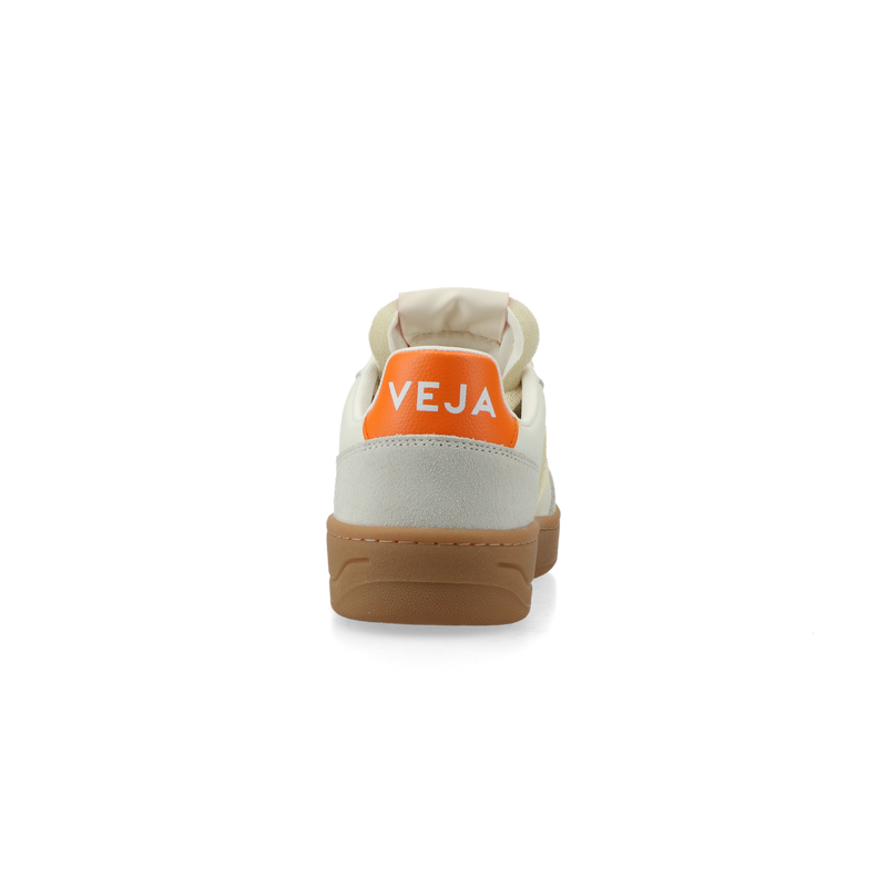 VEJA V-82 Grained Leather (pure / calcaire / fury