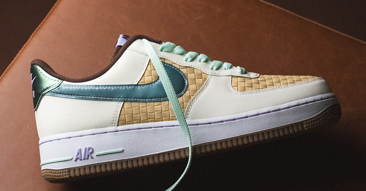 White Easter Edition Air Force Nike Air Force Retro QS Easter