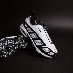 Air Max SNDR (white / black)