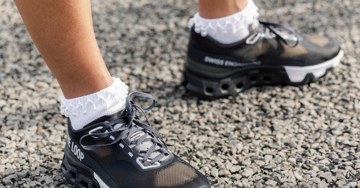 On x PLEASURES x The Loop Running Supply Co Cloudmonster