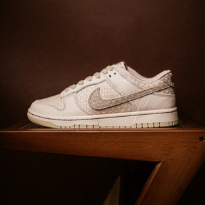 WMNS Dunk Low (sanddrift / desert khaki)