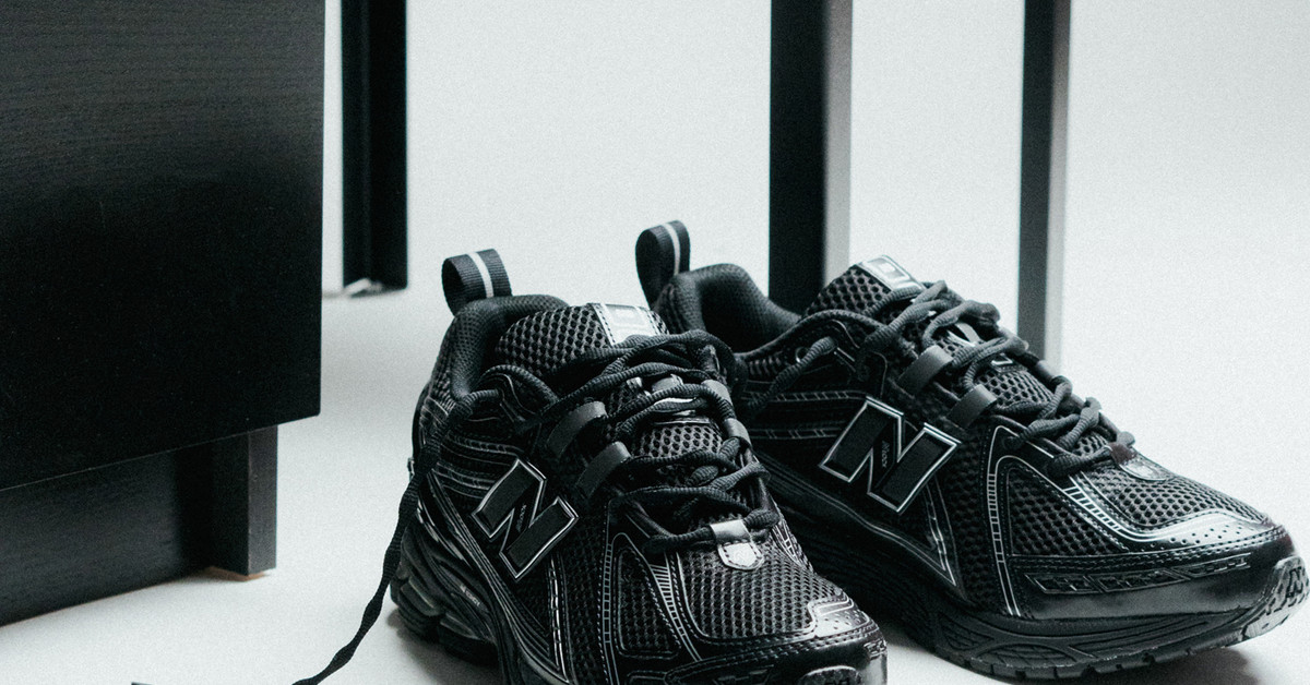 New Balance M1906RCH (black / silver metallic) | 43einhalb Sneaker
