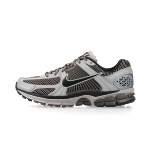 Nike Zoom Vomero 5 (college grey / black / cave stone)
