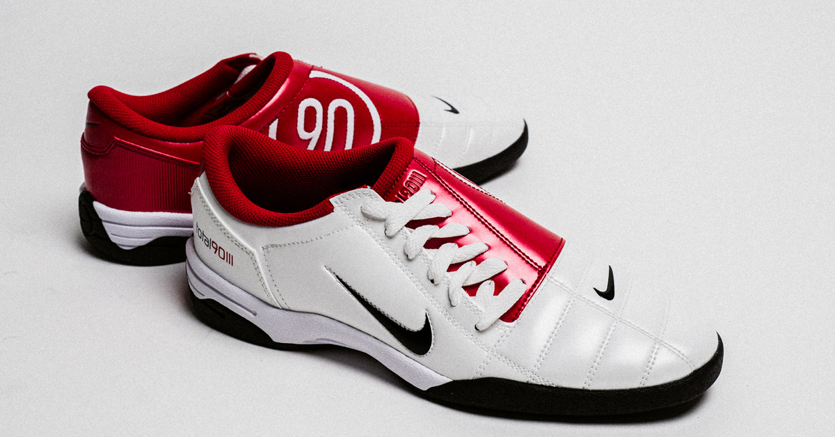 Nike total90 サッカーシューズ ホワイト/レッド　27.5 Nike total90 サッカーシューズ ホワイト/レッド 27.5 Nike Total 90