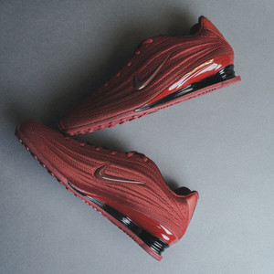 Shox Z (dark team red / mastic dates / black)