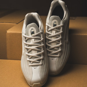 Shox Z (light bone / light bone / black / phantom)