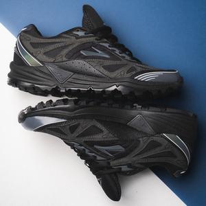 Cascadia 1 (black / chameleon)