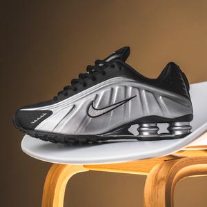 Shox R4 (metallic silver / black)