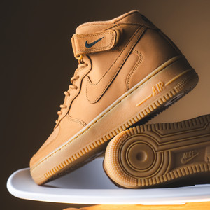 Air Force 1 Mid 07 Premium (flax / flax / outdoor green)