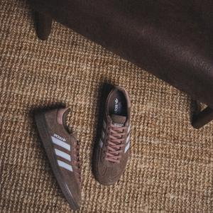 Handball Spezial W (earth strata / crystal sky / warm clay)
