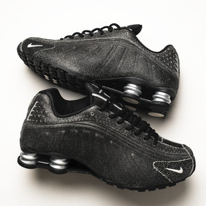 Shox R4 QS (black / sail / lt smoke grey / metallic silver)