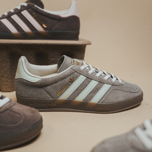 Gazelle Indoor W (silver pebble / linen green / gum 5)