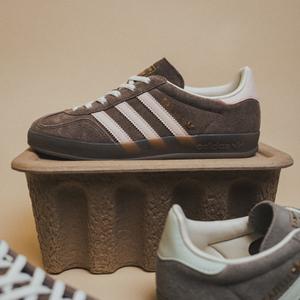 Gazelle Indoor W (earth strata / wonder quartz / gum 5)