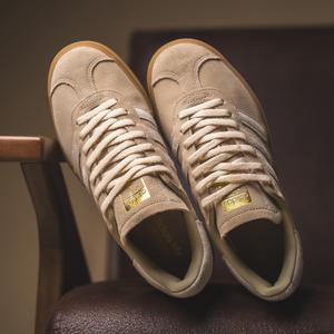 Gazelle Bold W (stone khaki / crew white / gold metallic)