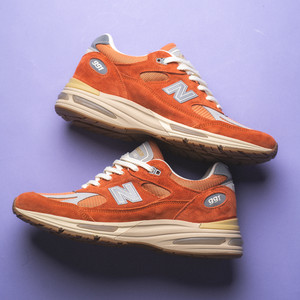 U991SS2 - Made in England (potters clay)