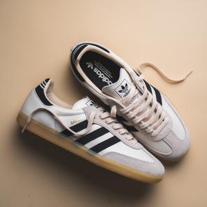 Samba OG (cloud white / core black / gum 3)