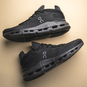 Cloudnova 2 M (all black)